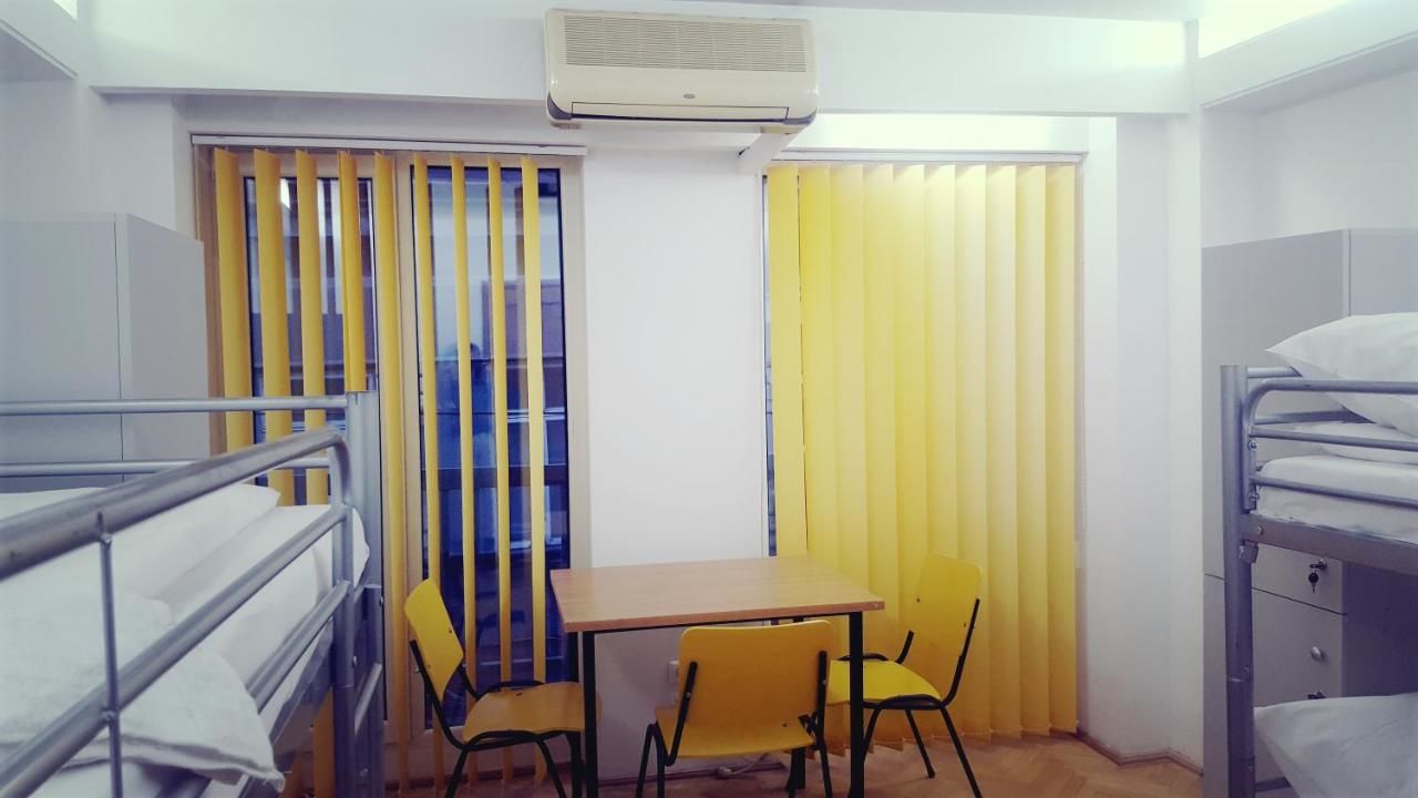 Хостелы Sleep Inn Hostel Бухарест-28