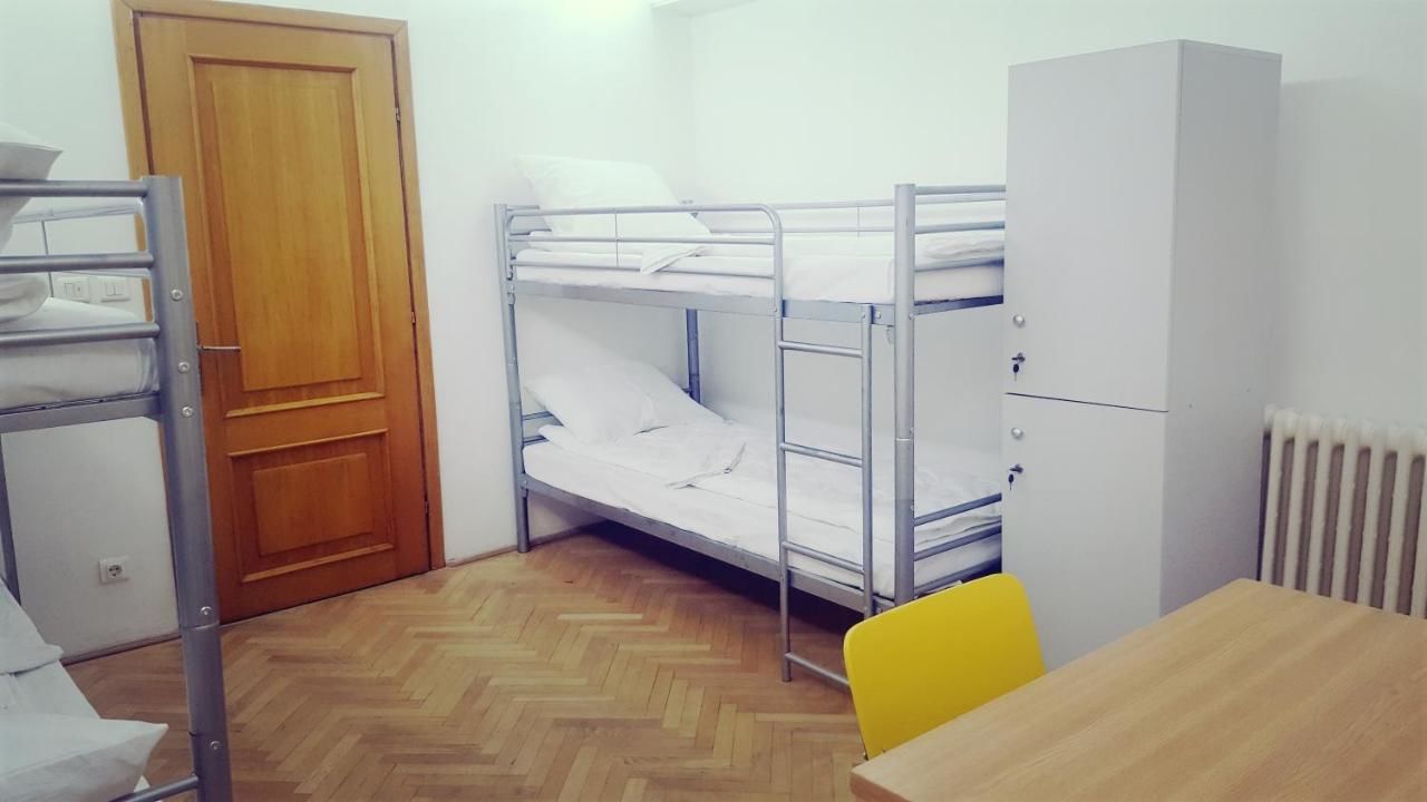Хостелы Sleep Inn Hostel Бухарест-32