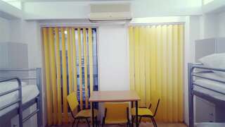 Хостелы Sleep Inn Hostel Бухарест Кровать в общем 4-местном номере для мужчин и женщин-6