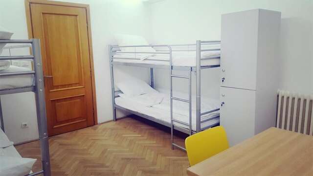 Хостелы Sleep Inn Hostel Бухарест-31