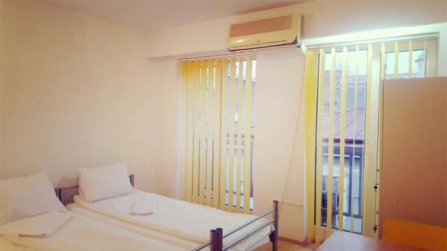 Хостелы Sleep Inn Hostel Бухарест-39