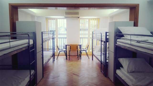 Хостелы Sleep Inn Hostel Бухарест-43
