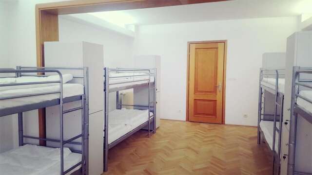 Хостелы Sleep Inn Hostel Бухарест-45